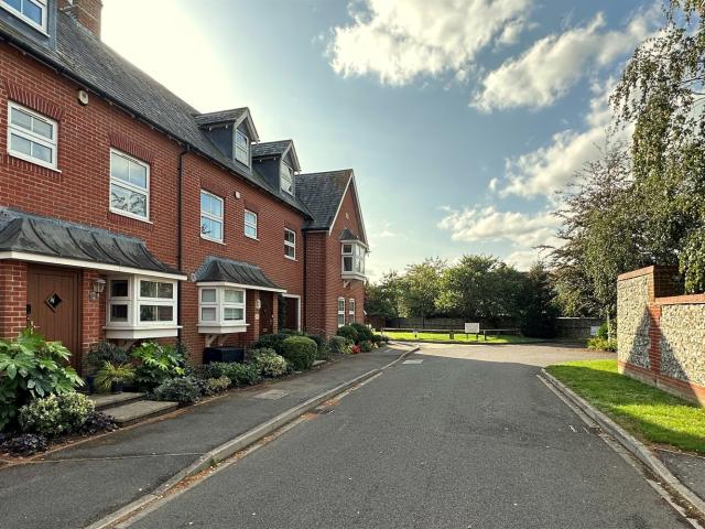 Tannery Close, Chichester, PO19