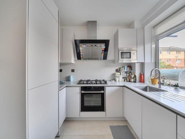 Tanner Street, Tanner House Tanner. 2 bed flat to rent £2,750 pcm £635 pw