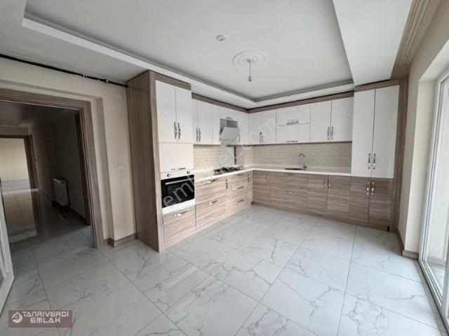 Tanrıverdi'den Kiralık Atatürk Mah Önü Açık 3+1