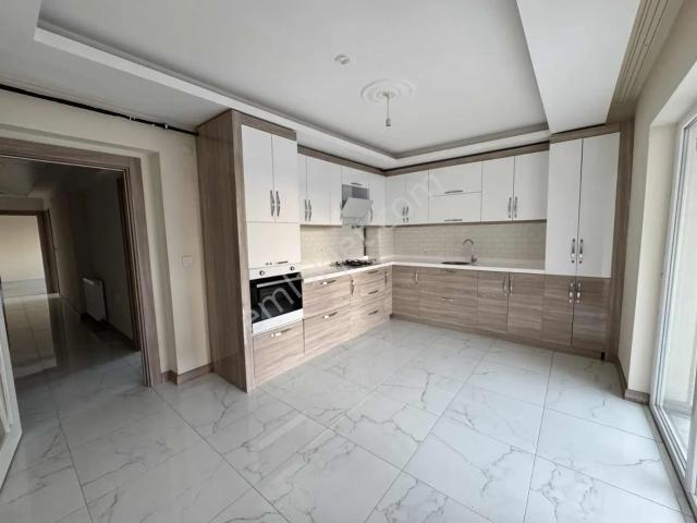 Tanrıverdi'den Kiralık Atatürk Mah Önü Açık 3+1