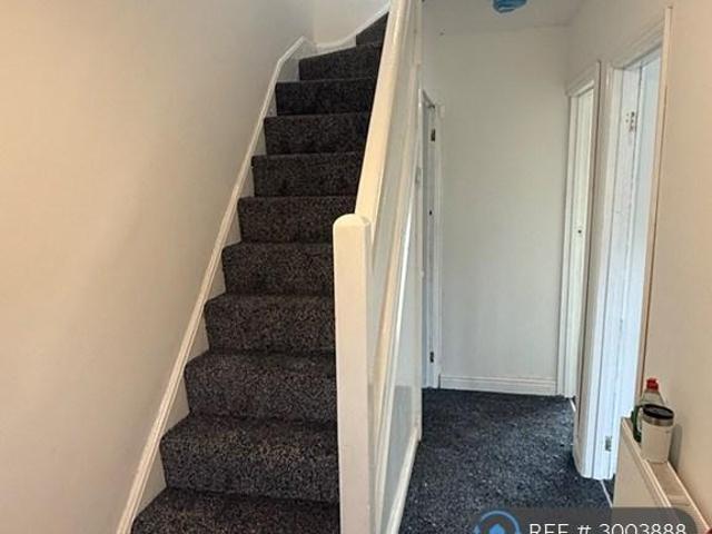 Tansley Hill Road, Dudley, DY2 3 bed semi detached house to rent £1,000 pcm £231 pw