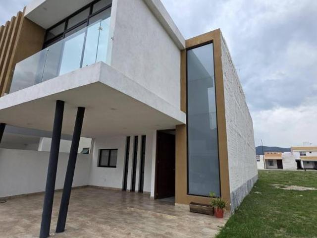 Tabachines | Amplia y por Debajo de Avalúo | Casa en Venta | León, Guanajuato