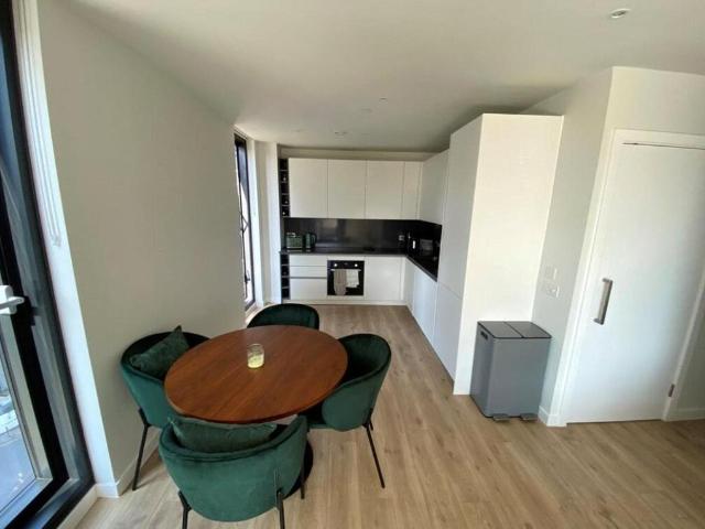 Tabard St, London, SE1 2 bed apartment to rent £3,350 pcm £773 pw