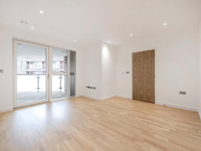 Tabernacle Gardens, Shoreditch. 2 bed apartment to rent £3,000 pcm £692 pw
