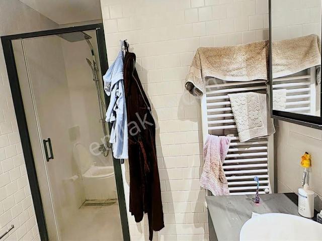 Tablo Adalar 2.el Satış Ofisinden Adalar Manzaralı 2+1 Daire