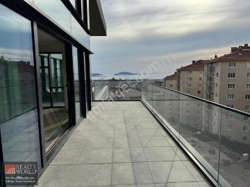 Tablo Adalar Sitesi 'nde Teraslı Ve Deniz Manzaralı Kiralık 3+1