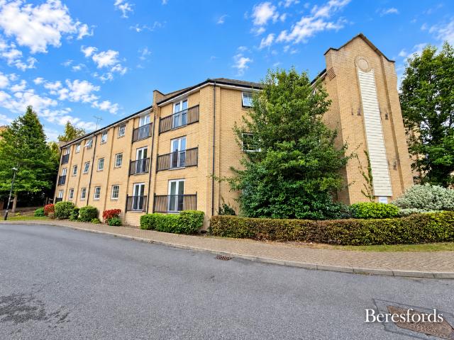 Tabor Court, Samuel Courtauld Avenue. 2 bed apartment to rent £1,225 pcm £283 pw