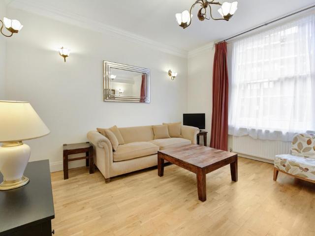Tachbrook Street, London, SW1V 1 bed terraced house to rent £2,600 pcm £600 pw