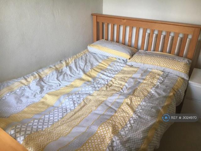 Tachbrook Road, Feltham, TW14 1 bed in a house share to rent £750 pcm £173 pw