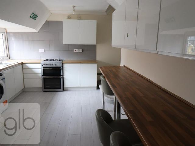 Tachbrook Road, Leamington Spa CV31, 6 bed property to rent, £3,500 pcm | PrimeLocation