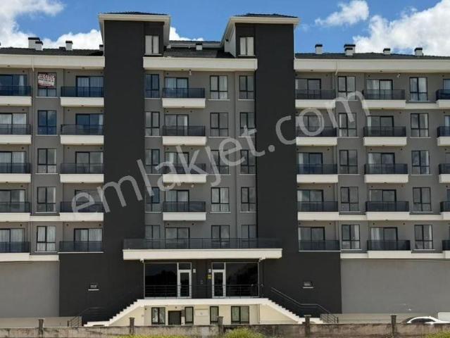 Tacin Mahallesinde Hastane Yakınında Kiralık Lüx1+1 Stüdyo Daire
