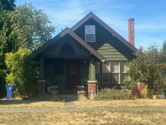 Tacoma Ave S