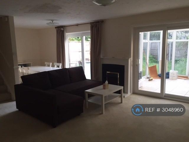 Tadley, Tadley, RG26 4 bed semi detached house to rent £1,600 pcm £369 pw