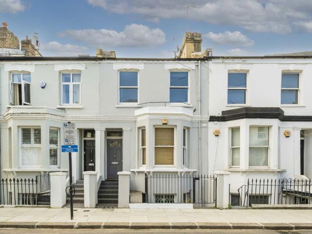 Tadmor Street, Shepherds Bush W12, 2 bed flat to rent, £2,750 pcm | PrimeLocation