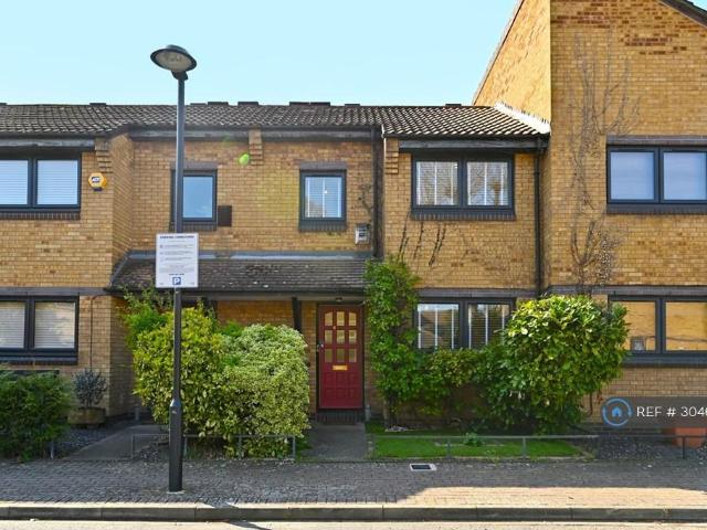 Taeping St, London, E14 2 bed terraced house to rent £3,000 pcm £692 pw