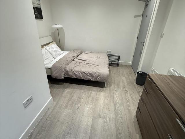 Taft Way, London E3 7 bed house to rent £900 pcm £208 pw