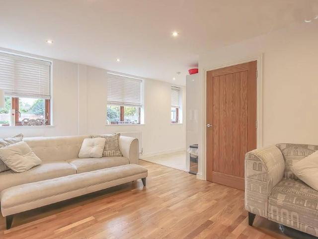 Tafel Court 1, Yeoman's Court, Ware Road, Hertford SG13, 1 bed flat to rent, £1,326 pcm | PrimeLocation