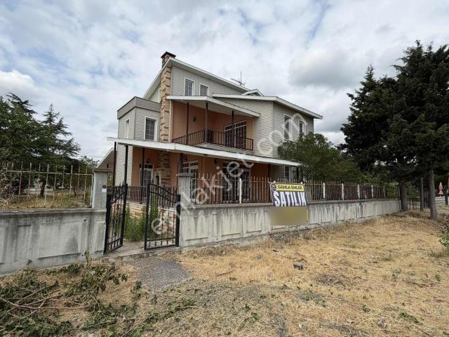 Taflan Sahilde Denize Sıfır 1.034 M² 5+1 Villa Ve Arsası