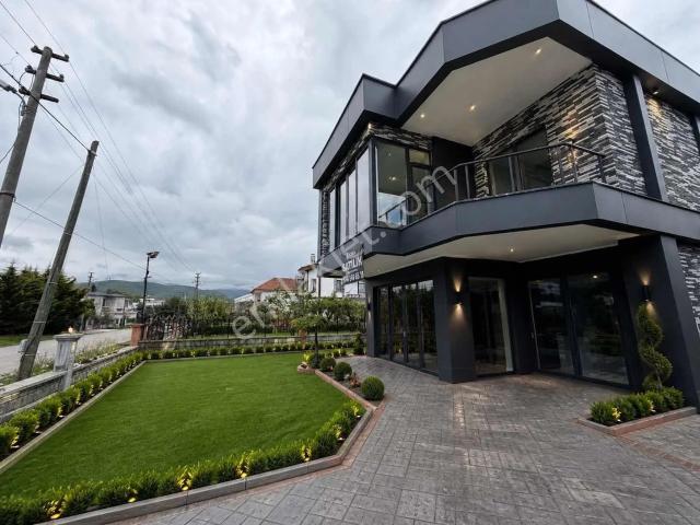Taflanda Denize Çok Yakın Mükemmel Villa