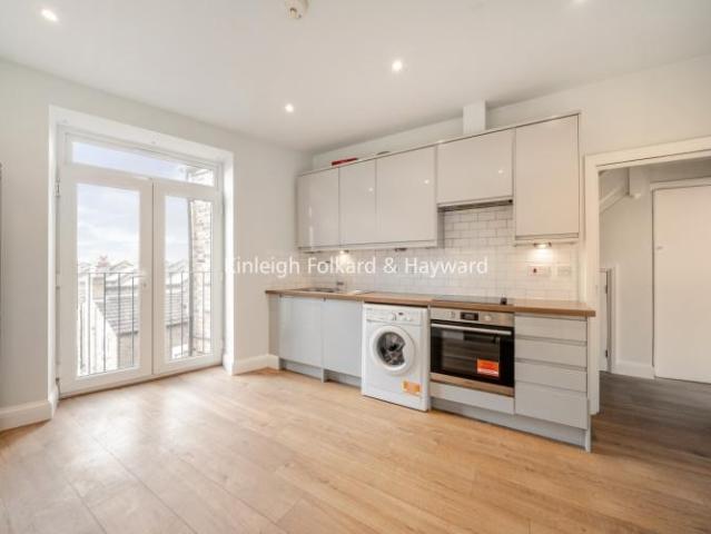 Tai Won Mein, 90 92 Rushey Green, London, SE6 4HW, United Kingdom | 3 bed apartment for rent #140396731 | Rentberry