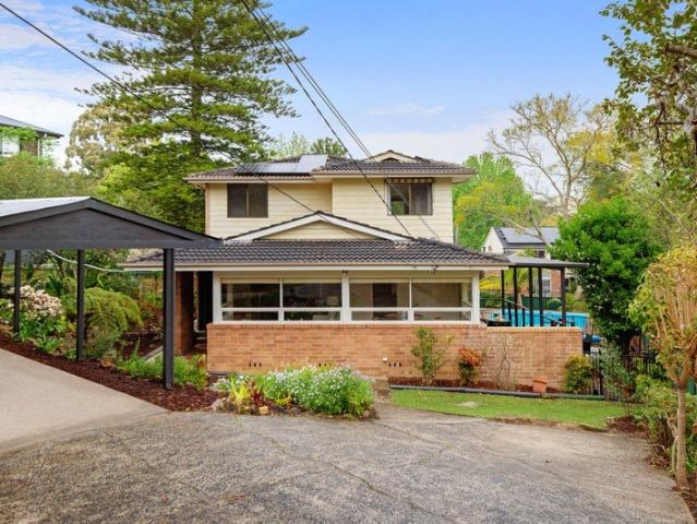 Tailored for a superb family life, spacious poolside entertainer