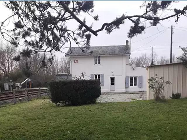 Taillebourg 17350 Location maison 3 pièces t3 jardin