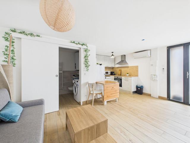 TAIN L'HERMITAGE Studio rénové avec terrasse et parking