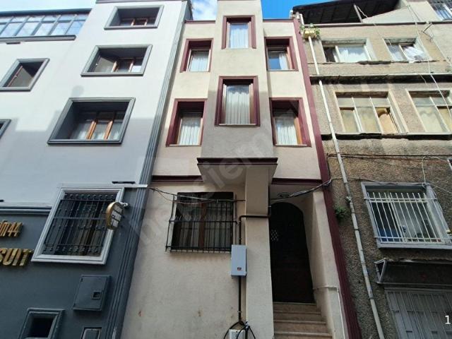 TAKSİM'E 300 METRE AIRBNB RUHSATLI 6 DAİRELİ KOMPLE BİNA