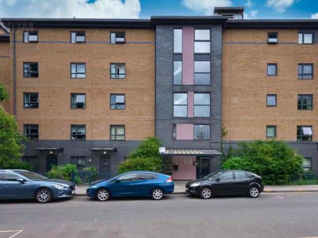 Talwin Street, Bromley By Bow, East. 2 bed apartment to rent £2,250 pcm £519 pw