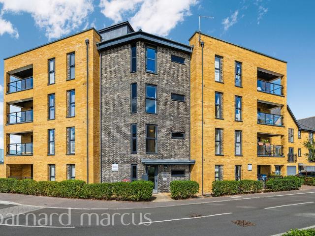 Tala Close, Surbiton KT6, 2 bed flat to rent, £2,050 pcm | PrimeLocation