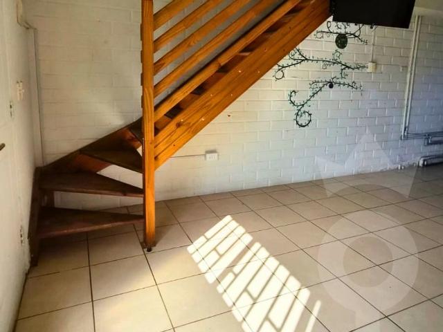 VENDO AMPLIA CASA IDEAL SECTOR COMERCIAL TALAGANTE