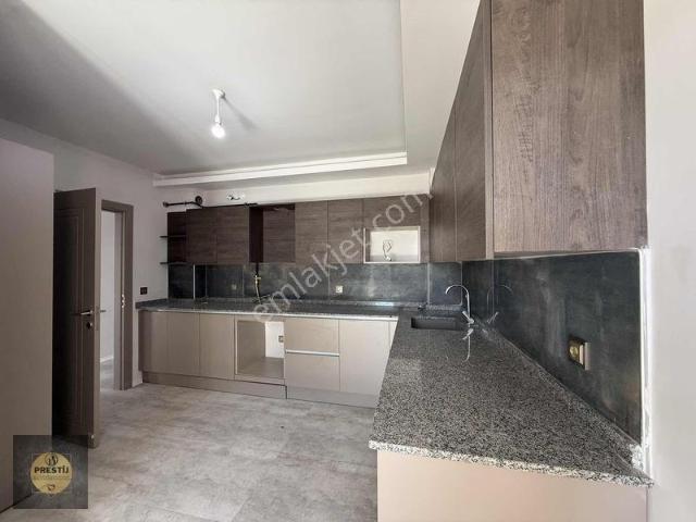 Talas Tramvay Durağı Yanı Başı 3+1 Meskenli Lüks Daire