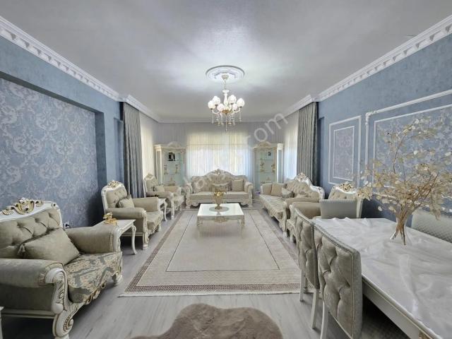 Talas Bahçelievler De Satılık İçi Yapılı 4+1 Daire