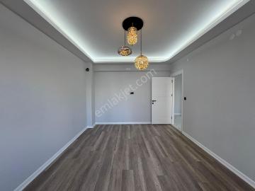 Talas Bahçelievlerde Tramvay Yanı Sıfır Lux Daire