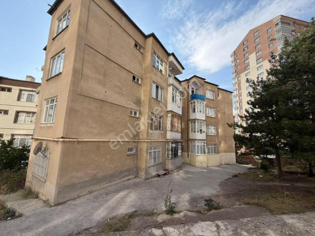 Talas Doktorlar Sitesi'nde Kombili Satılık 3+1 Daire