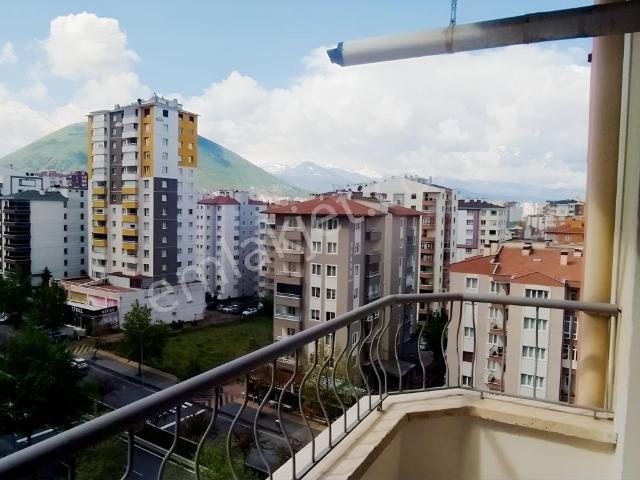 Talas Halefhoca Anacadde Üstü 3+1 Kiralık Daire