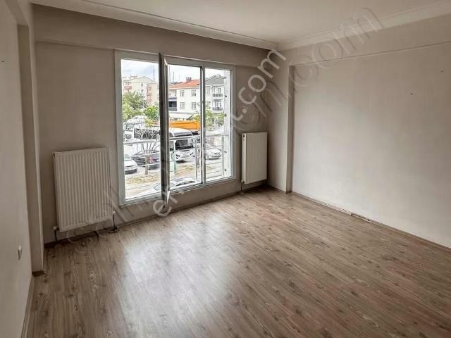 Talatpaşada Cadde Üzeri 2+1 Kiralık Daire