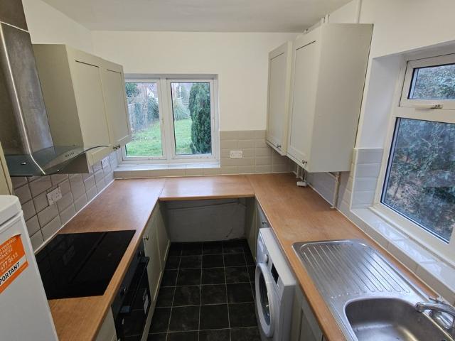 Talbot, Luton LU2, 4 bed semi detached house to rent, £1,850 pcm | PrimeLocation