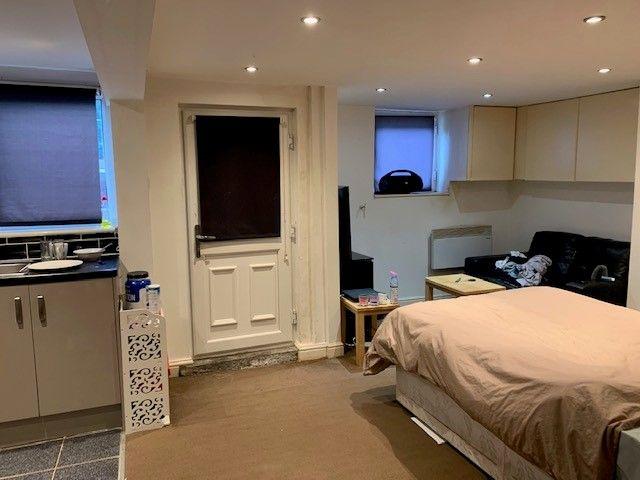 Talbot Mount, Burley,Leeds, LS4 2PF