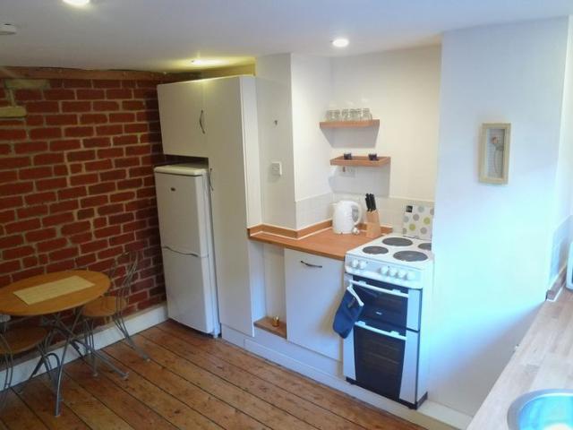 Talbot Mount, Burley, Leeds, West Yorkshire LS4, 1 bed flat to rent, £750 pcm | PrimeLocation