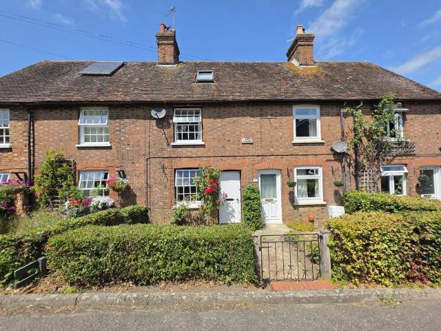 Talbot Road, Hawkhurst 3 bed house to rent £1,435 pcm £331 pw