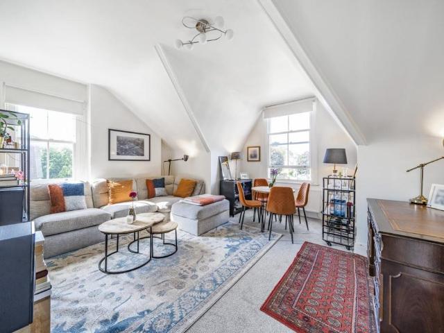 Talbot Road, Highgate, London, N6 2 bed flat to rent £2,700 pcm £623 pw