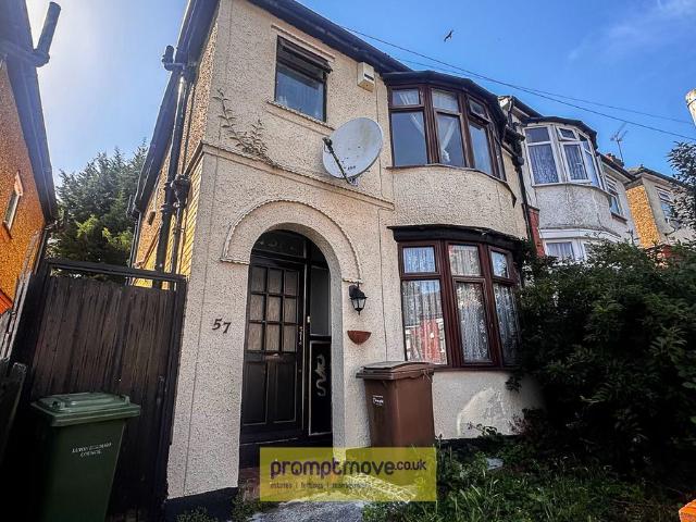 Talbot Road, Luton LU2, 3 bed property to rent, £1,500 pcm | PrimeLocation
