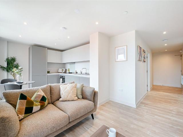 Talbot Road, Manchester M16, 1 bed flat to rent, £1,260 pcm | PrimeLocation