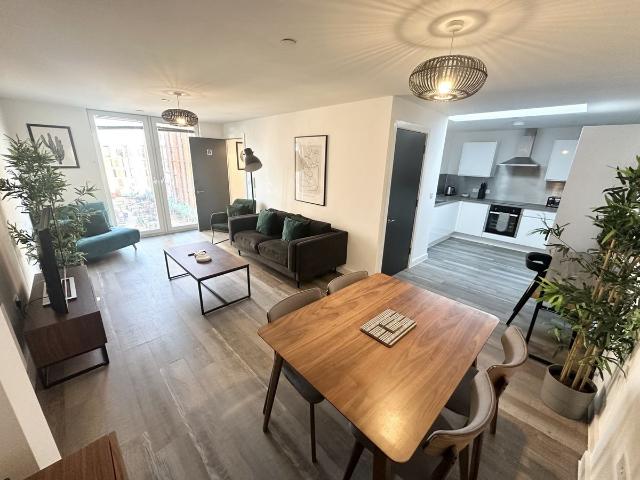 Talbot Road, Old Trafford M16, 3 bed flat to rent, £1,700 pcm | PrimeLocation