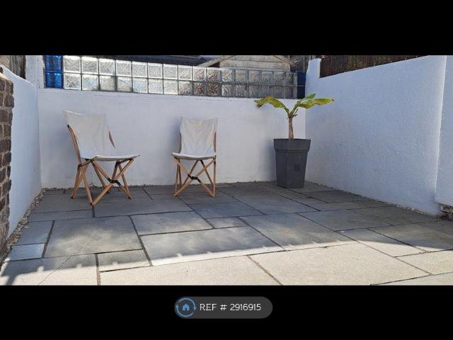 Talbot Road, Southsea PO4, 2 bed terraced house to rent, £1,300 pcm | PrimeLocation