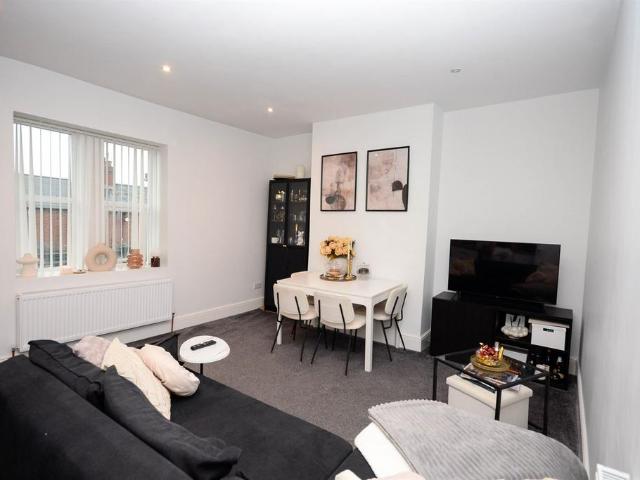 Talbot Terrace, Birtley 2 bed flat to rent £725 pcm £167 pw