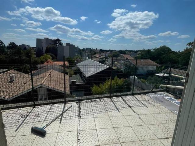 TALENCE Apt 3 chambres 67 m² grande terrasse 155 000 €