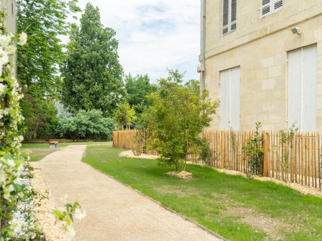 TALENCE Superbe appartement T4 de 98m2 avec jardin et 2 parkings