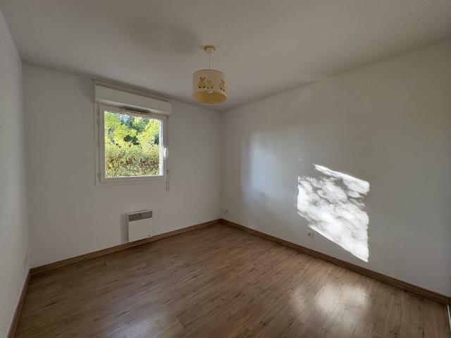 TALENCE / THOUARS T4 PARFAIT ETAT + Terrasse + 2 Parkings